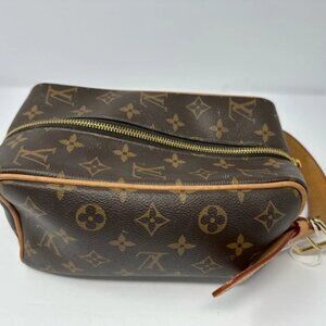 LOUIS VUITTON LOCKER DOPP